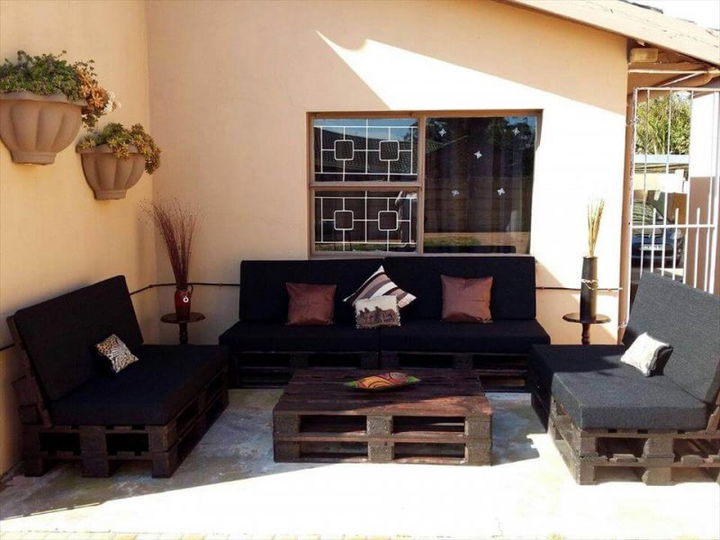 DIY Pallet Sofas and Coffee Table Set - Pallets Pro